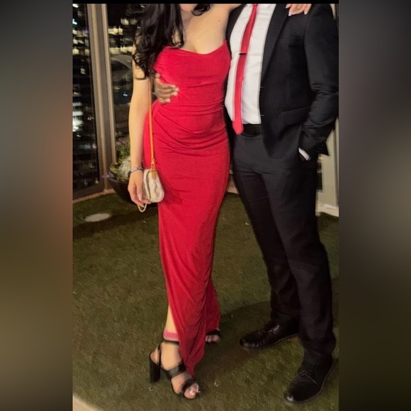 Katie May - Sway Gown in
Scarlett - Picture 4 of 7